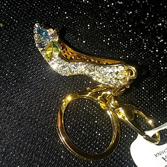 Key Fob - Picture 2 of 7